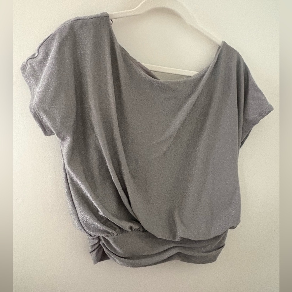 Express Metallic Ruched Banded Bottom Top - Picture 5 of 8